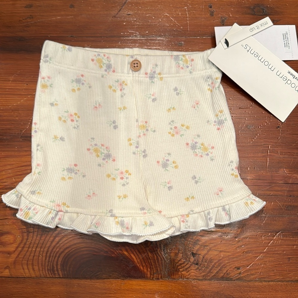 Modern moments neutral floral baby girl shorts 0-3 months NWT